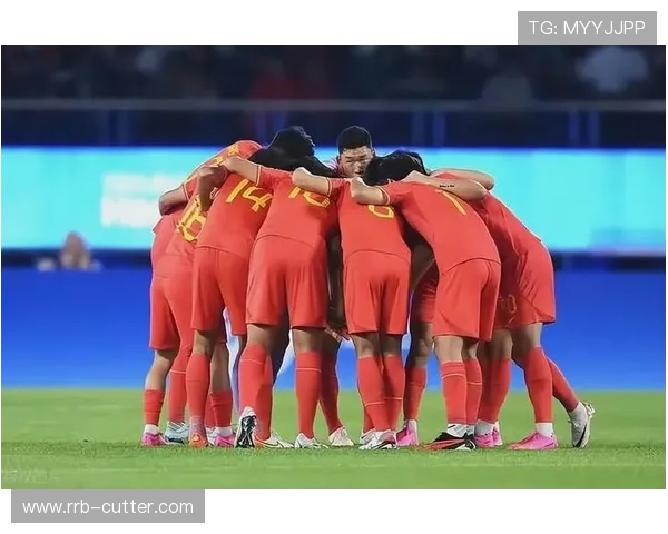 中国足球队迎战强敌热身赛全面升级 新阵容为世界杯备战加码 中国足球队迎战强敌热身赛全面升级 新阵容为世界杯备战加码