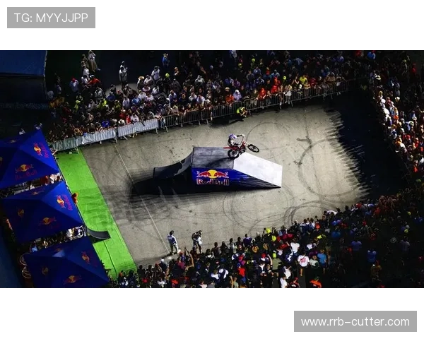 摩托GP赛季精彩回顾 佩德罗萨宣布回归 并与厂队合作争夺冠军 摩托GP赛季精彩回顾 佩德罗萨宣布回归 并与厂队合作争夺冠军