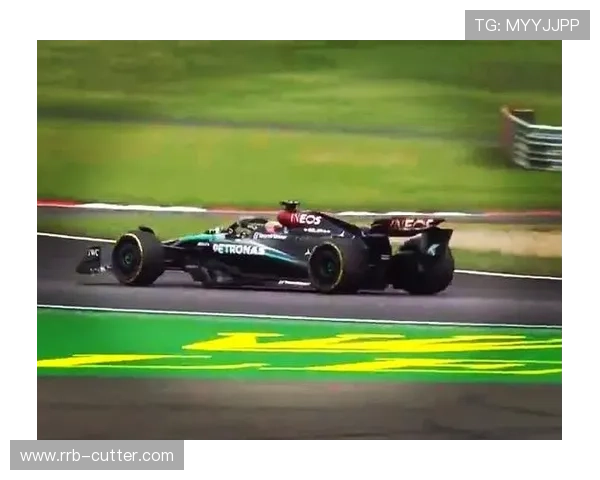 F1新赛季预热引爆全球车迷期待 多支车队展开激烈角逐布局 F1新赛季预热引爆全球车迷期待 多支车队展开激烈角逐布局